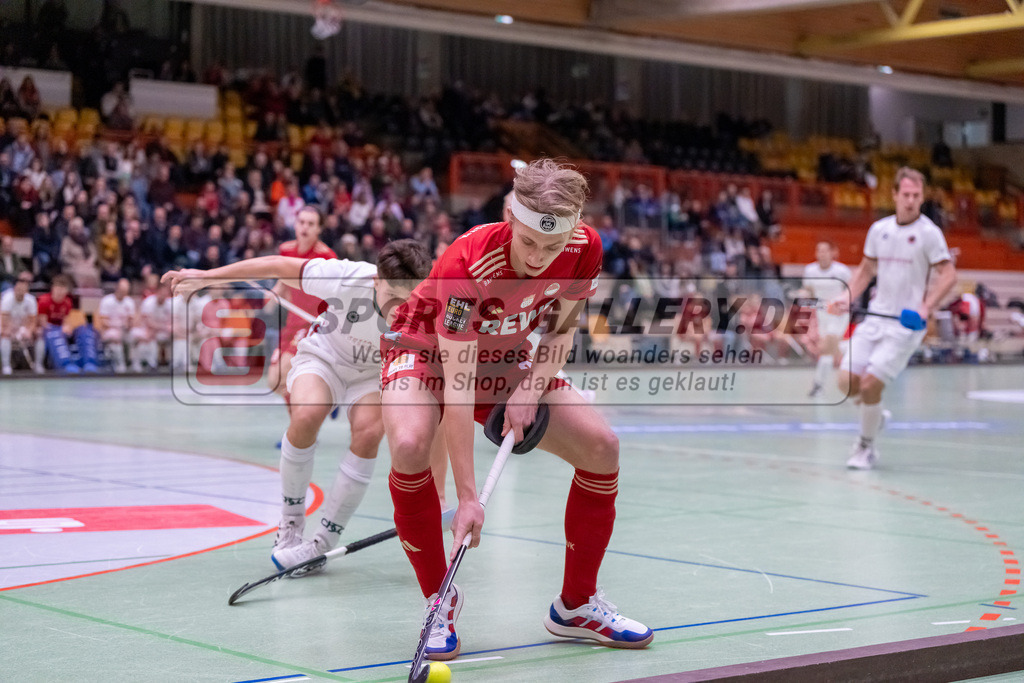 HK_20241214_100236 | 1. Bundesliga Halle Herren Crefelder HTC - Rot-Weiss Köln am 14.12.2024 Halle Glockenpitz, Krefeld , Henrik Siegburg ( Rot-Weiss Köln #25 )