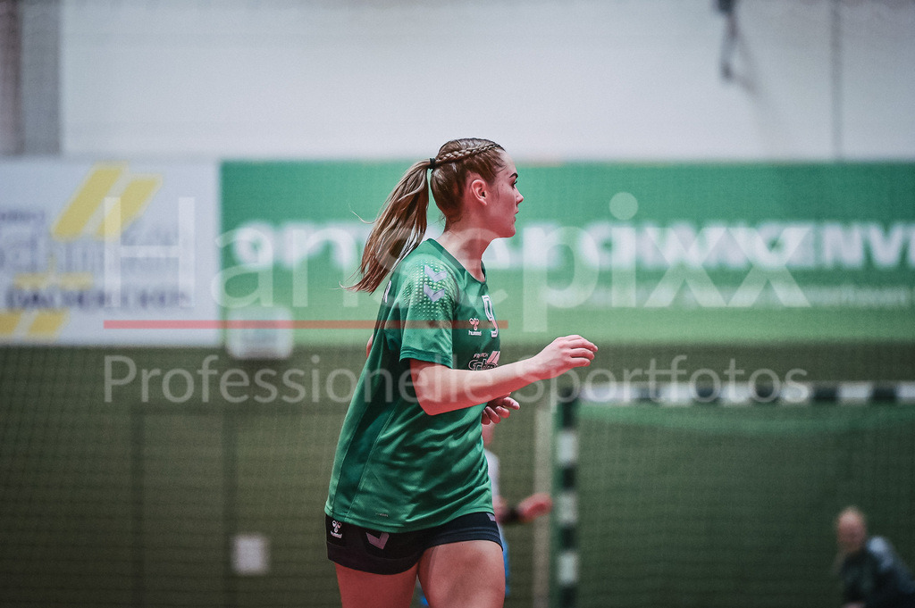 Handball, 2. Bundesliga Frauen, SV Werder Bremen - TuS Lintfort | v.li.: Luca Schumacher (SV Werder Bremen, 9) Portrait, Nahaufnahme, Einzelfoto, Einzelbild
