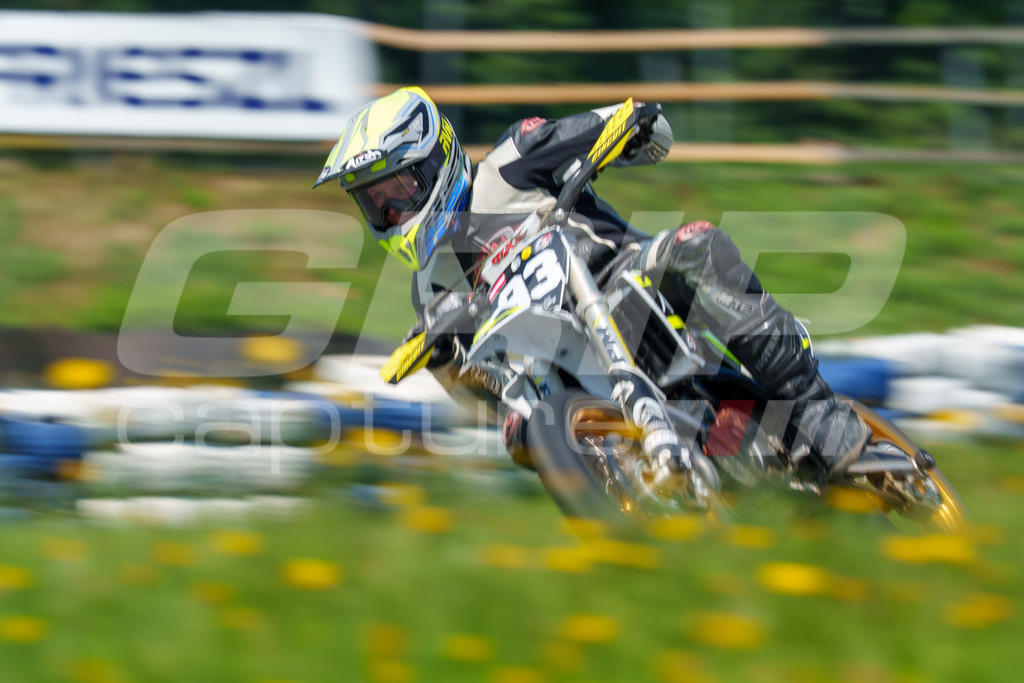 G-Cup + Supermoto Staatsmeisterschaft + Hungarian Supermoto Championship | GRIPcapture steht für authentische Sportfotografie in Österreich – für Momente, die mehr sind als Geschwindigkeit oder Ergebnis. Es geht um Emotion, Spannung, Fokus und den Augenblick, der oft nur einen Wimpernschlag dauert.Ob Motorsport, Teamsport oder 