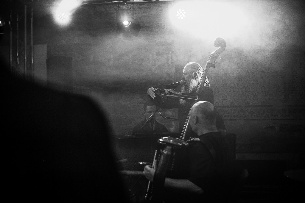 Tango meets Cuba | Tango meets Cuba mit den Klazz Brothers & Cuba Percussion im Forte Belvedere Leisnig zum Festival Hallo Leisnig 2022. - Realisiert mit Pictrs.com