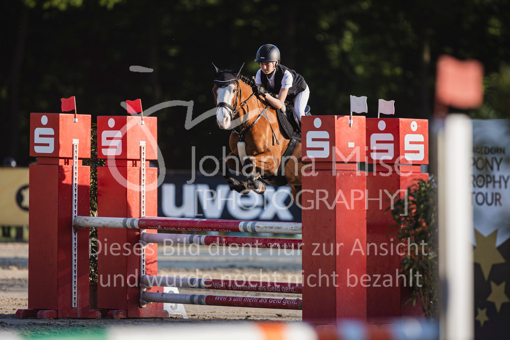 250501_MünsterHandorf_PonyTrophy-366 | Deine schönsten Turniermomente als professionelle Fotos! Entdecke hochwertige Pferdesport-Fotografie im Online-Shop. Jetzt Fotos finden & bestellen!