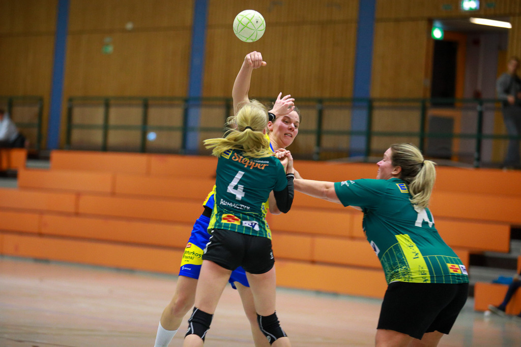 SVN_ SVFriedrichsfeld_141224_045 | Bildergalerie von Sport-Ereignissen aber auch von weiteren spannenden Dingen - nicht nur vom Niederrhein. In Anlehnung an den bekannten Spruch von Hanns Dieter Hüsch heißt das Motto: "Niederrhein ist überall".  - Realisiert mit Pictrs.com