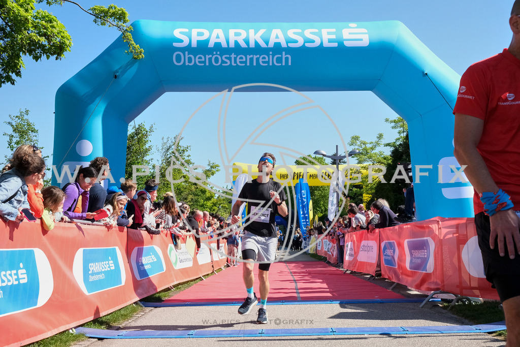 ..... | LINZ,AUSTRIA,27.April 24, Int. 3 Brückenlauf Linz  , Image shows: Photo: WAPICS / Michael ring