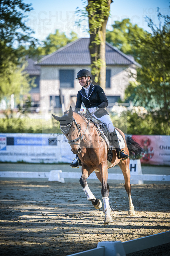 DOS_4854 | Entdecke hochwertige Reitturnierfotos von Foto Oger. Professionell, emotional und authentisch – jetzt Lieblingsmomente im Shop bestellen.Deutschlandweite Turnierfotografie. - Realisiert mit Pictrs.com