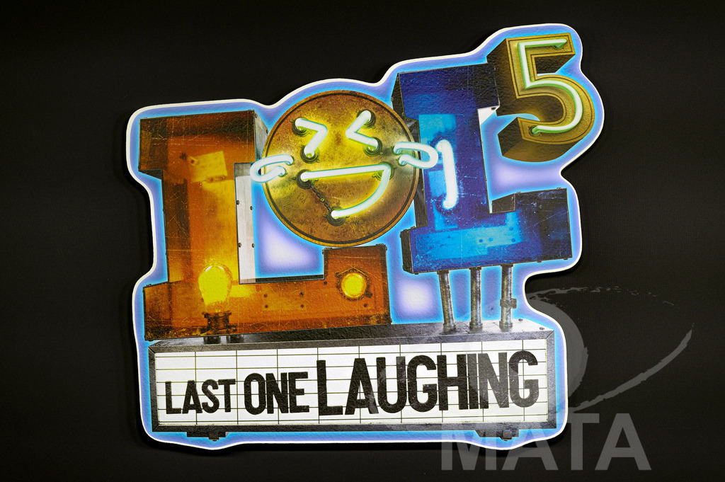 _DWA2050 | LOL Logo bei der Premiere der 5. Staffel der Amazon Prime Video Comedy-Gameshow 'LOL: Last One Laughing' in der Astor Film Lounge. München, 21.03.2024 - Realisiert mit Pictrs.com