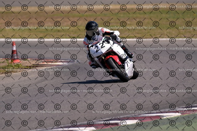 26bt04-1278 | markuskiefer.com - Realisiert mit Pictrs.com