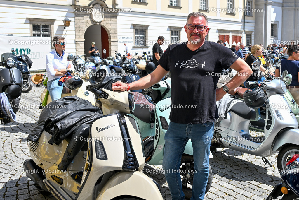 Lets Vespa togehter_ Neuhofen_ 05.05.2024-134 | 05.05.2024, Neuhofen, Kremsmuenster, AUT, Lets Vespa togehter 2024, Vespatreffen, im Bild Teilnehmer Vespatreffen, Motorsport Stadler
