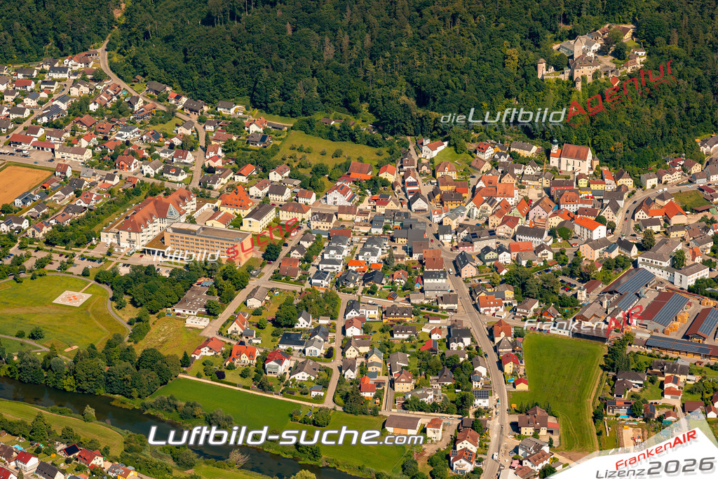 Das Luftbild zeigt :  Kipfenberg - Die Luftaufnahme wurde 2024 vom UL-Flugzeug aus erstellt ( keine Drohne ) - Hochauflösende Luftaufnahme - Für grossformatige Ausdrucke geeignet. Die Geschenkidee !Mit Lizenz und Bildrechte bestellbar