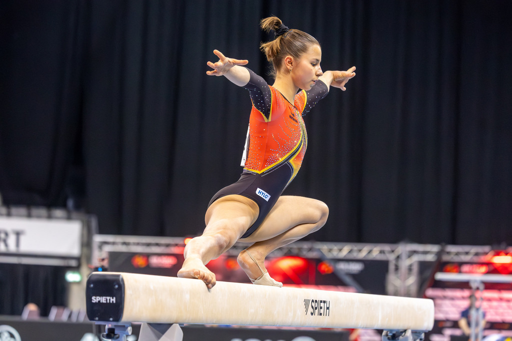 Stuttgart: DTB-Pokal 2026, Gerätfinals | Stuttgart: DTB-Pokal 2026, Gerätfinals***Janoah Müller am Schwebebalken - Realisiert mit Pictrs.com