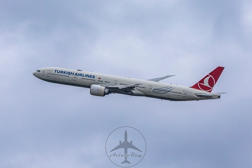 TK1630-B77W-TC-JJL-MUC-IST-20250601-3-topaz-sharpen | Browse breathtaking aviation photography and order high-quality prints from AviatoRay's gallery. Perfect for enthusiasts and collectors. - Realisiert mit Pictrs.com