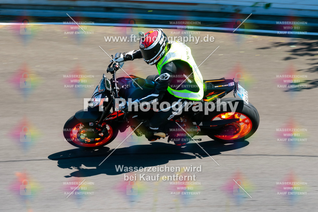 Moto-TeamOBK-22185 | Hier findet Ihr Bilder von Touristenfahrten auf der Nürburgring Nordschleife oder von anderen Veranstaltungen die ich besucht habe. Viel Spass beim Durch Schauen 