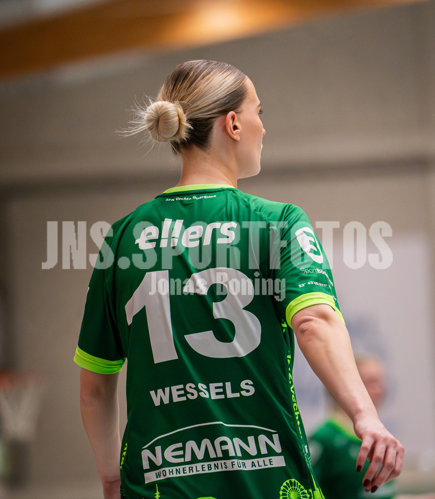 Handball I Frauen I Saison 2025-2026 I 3. Liga Staffel Nord I 13. Spieltag I SC SFN Vechta -Buxtehuder SV II-31 | Nele Wessels (13, SC SFN Vechta) - Realisiert mit Pictrs.com