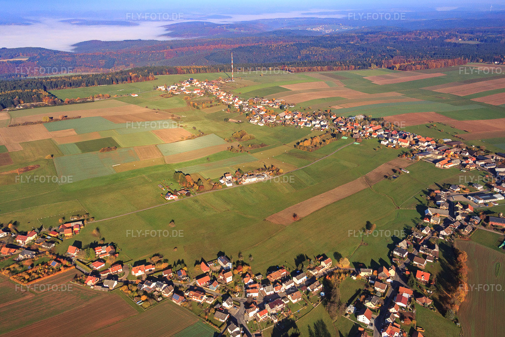 Luftbild: Schulzengasse und Sendemast des HR im Ortsteil Würzberg in Michelstadt im Bundesland Hessen in Deutschland. Foto: IMG_084965.jpg vom 01.11.2015 durch Werner Riehm/FLY-FOTO.de