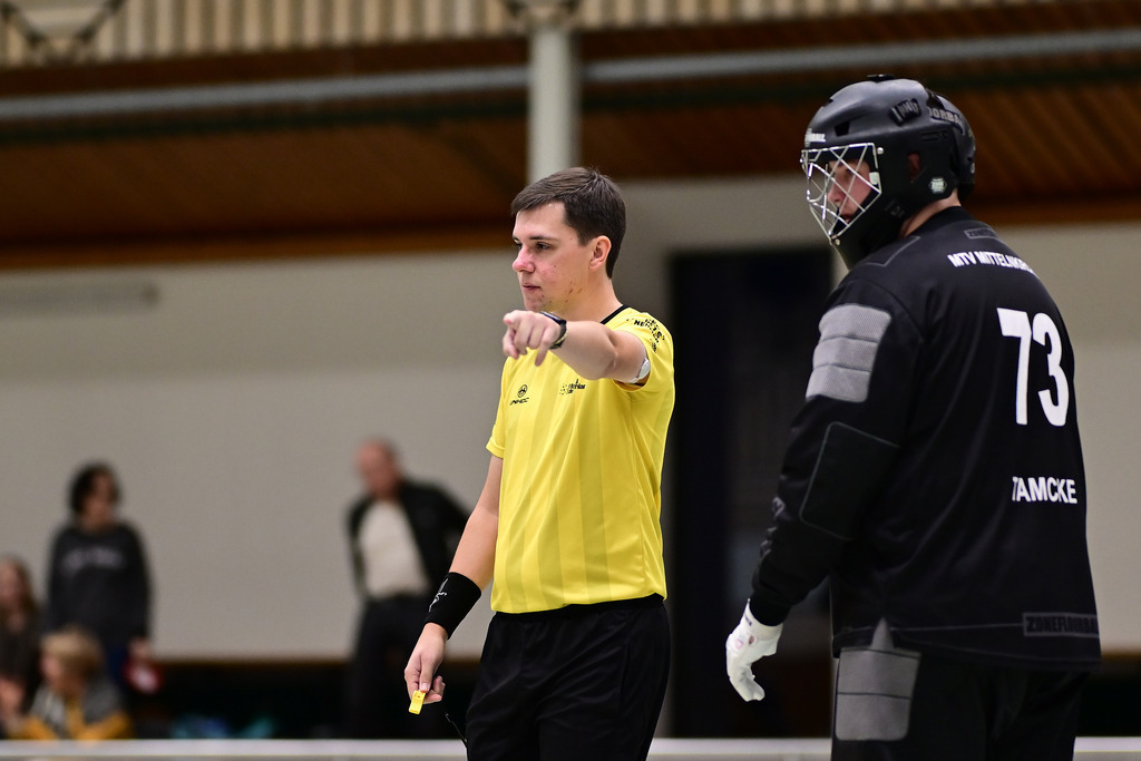 Floorball I Herren I Saison 2024-2025 I 2. FBL Herren Nord-West I 12. Spieltag I MTV Mittelnkirchen - SSF Dragons Bonn II I 21.12.2024 | Der Sportfotograf. - Realisiert mit Pictrs.com