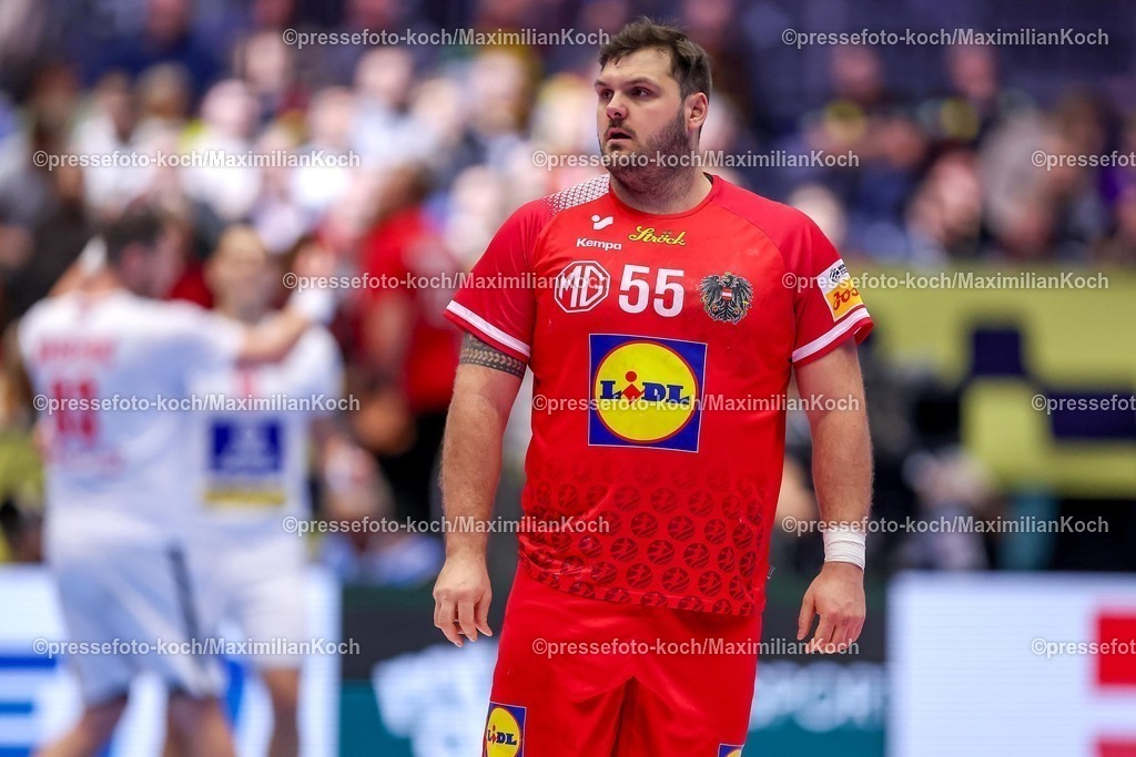 EHF19012601053 | 19.01.2026, Handball, Men's EHF EURO 2026, Österreich - Serbien, Jyske Bank Boxen in Herning, Dänemark, Preliminary Round:   Tobias Wagner (Austria #55) enttäuscht Enttäuschung 
