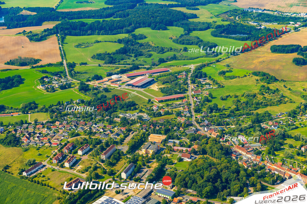 Luftbild der Stadt Brüel - Das Luftbild wurde 2025 vom UL-Flugzeug heraus erstellt ( keine Drohnenaufnahme ) - Hochauflösende Luftaufnahme - für Wandbilder und großformatige Ausdrucke geeignet. Das besondere Geschenk!Hier alle&nbsp;Infos zur Lizenzierung der LuftaufnahmeWir fliegen auch dieses Jahr wieder in Ihre Region um Luftbilder zu erstellen.- Luftbild anfragen