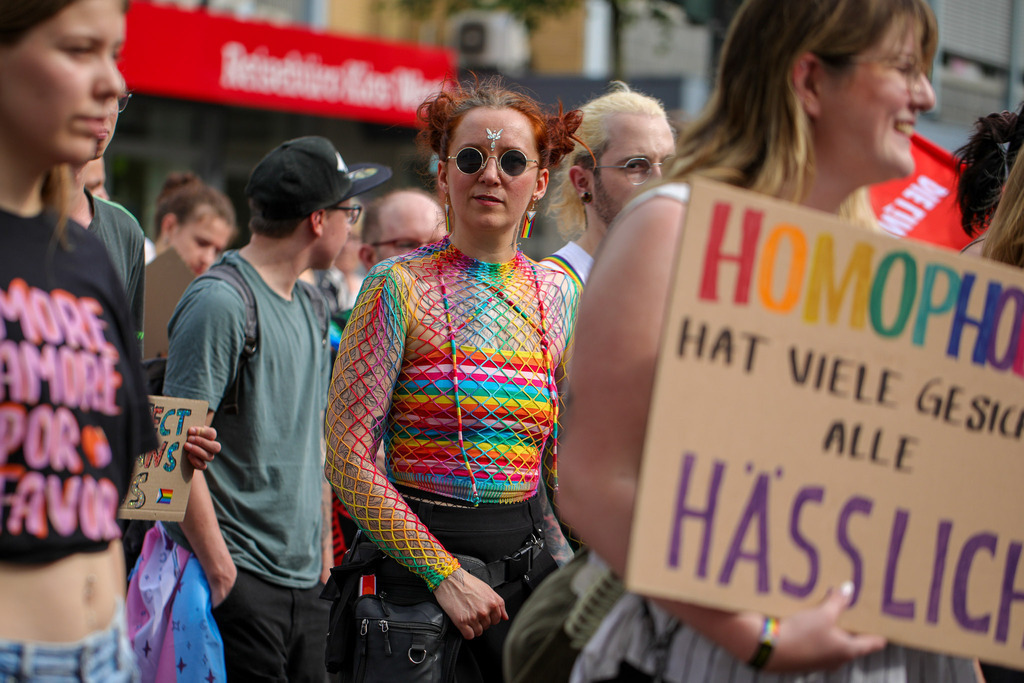 CSD_Moers_190725_049 | Bildergalerie von Sport-Ereignissen aber auch von weiteren spannenden Dingen - nicht nur vom Niederrhein. In Anlehnung an den bekannten Spruch von Hanns Dieter Hüsch heißt das Motto: "Niederrhein ist überall".  - Realisiert mit Pictrs.com