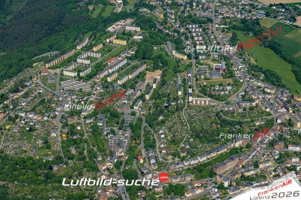 Das Luftbild der Stadt Greiz wurde 2022 vom Flugzeug heraus erstellt (keine Drohnen-Aufnahmen) Aufnahmehöhe ca.450 Meter- hohe Bildauflösung und Druck-Qualität. Garantiert!