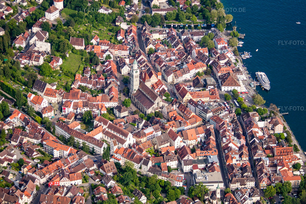 Luftbild: Überlinger Altstadt mit St. Nikolaus Münster und Seepromenade in Überlingen im Bundesland Baden-Württemberg in Deutschland. Foto: IMG_57504.jpg vom 08.06.2013 durch Werner Riehm/FLY-FOTO.de