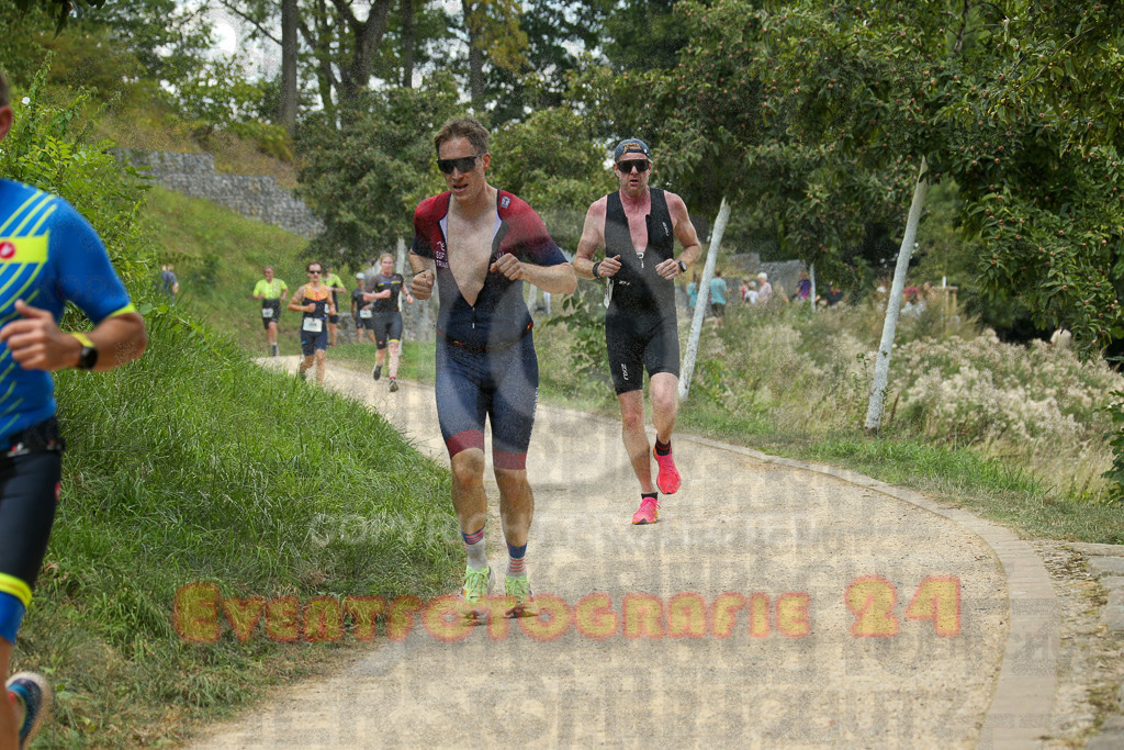 250824_1344_EX1_3484 | Sportfotografie im Rhein-Sieg Kreis, Köln, Bonn, NRW, Rheinland Pfalz, Hessen, etc. Unser Tätigkeitsfeld umfasst den Laufsport vom Volkslauf über den Marathon, Duathlon, Triathon bis zum Ultralauf wie Kölnpfad Ultra oder Schindertrail.