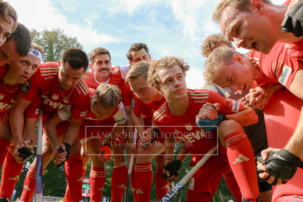 HERREN BUNDESLIGA Rot-Wei_ K_ln - Crefelder HTC 07.09.24 K_ln-006 | lanaschraderfotografie - Realisiert mit Pictrs.com
