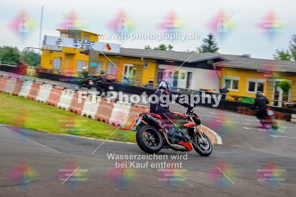 OBK-5278 | Hier findet Ihr Bilder von Touristenfahrten auf der Nürburgring Nordschleife oder von anderen Veranstaltungen die ich besucht habe. Viel Spass beim Durch Schauen 