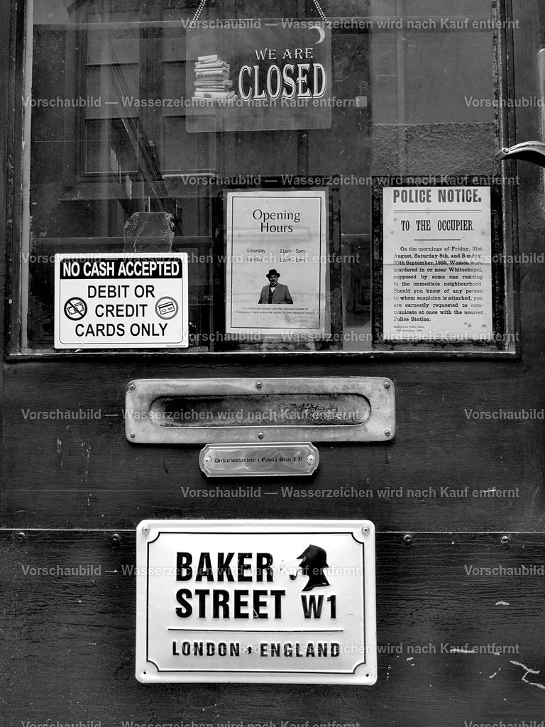closed bookshop | online Fotogalerie mit schwarz-weiß Fotografien und Shop für zeitlose  Poster und Leinwände in stilvollem schwarz weiß  - Realisiert mit Pictrs.com