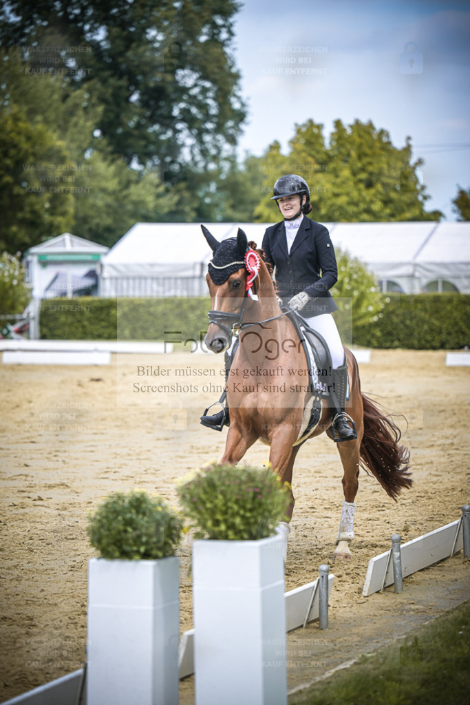 DOS_0469 | Entdecke hochwertige Reitturnierfotos von Foto Oger. Professionell, emotional und authentisch – jetzt Lieblingsmomente im Shop bestellen. - Realisiert mit Pictrs.com