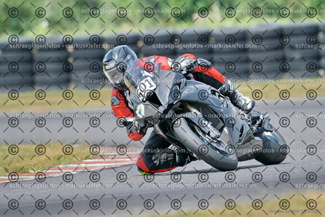 25bt04-1352 | markuskiefer.com - Realisiert mit Pictrs.com
