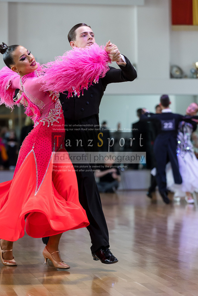 20240615_DM-Jun2-Kombi_09330 | Tanzsportbilder, Standardtanz, Lateintanz, WDSF, DTV, LTVB, dancecomp, goc, hessen tanzt, blaues band der spree, walzer, tango, wiener walzer, slowfox, quickstepp, samba, rumba, cha-cha-cha, paso doble. jive, hd-kroft photography, turniertanzsport