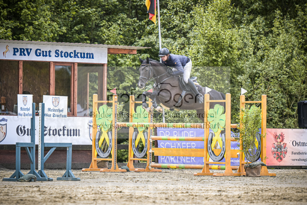 DOS_5063 | Entdecke hochwertige Reitturnierfotos von Foto Oger. Professionell, emotional und authentisch – jetzt Lieblingsmomente im Shop bestellen.Deutschlandweite Turnierfotografie. - Realisiert mit Pictrs.com