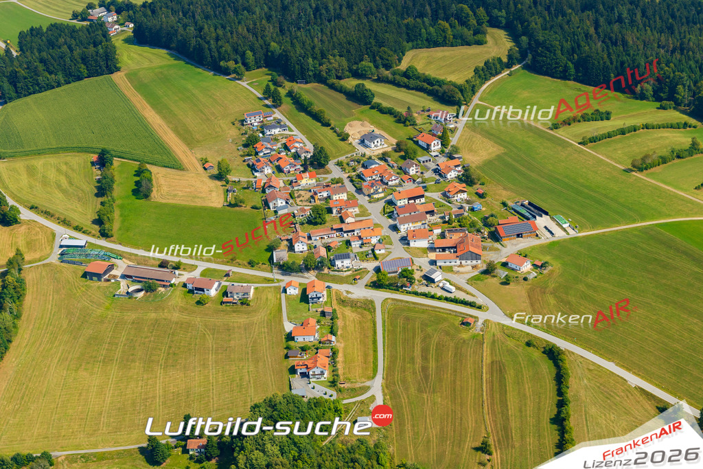 Schöne Luftaufnahme Haag Hohenau - Die Luftaufnahme wurde 2025 vom Flugzeug heraus erstellt ( keine Drohne ) - Hochauflösende Luftaufnahme - für professionelle Ausdrucke geeignet. Die Geschenkidee !Mit Lizenz und Bildrechte bestellbar