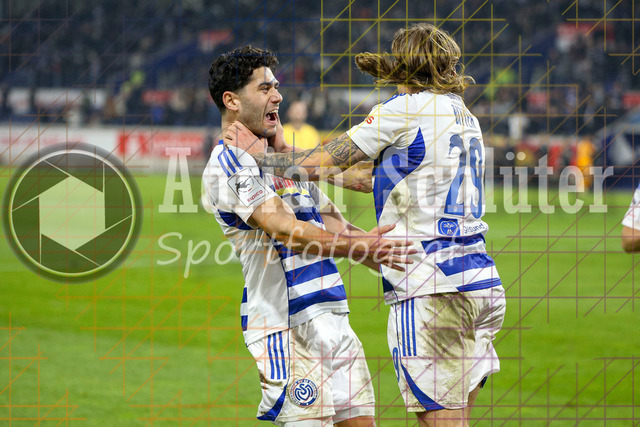 MSV Duisburg vs SV Waldhof Mannheim - 3. Liga | Duisburg, Deutschland, 07.11.25:   Joshua Bitter (MSV Duisburg) Torjubel, jubelt nach seinem Treffer zum 2 waehrend des Spiels der 3. Liga MSV Duisburg vs SV Waldhof Mannheim in der schauinsland-reisen-arena(Foto von Brauer-Fotoagentur / Adrian Schlueter)