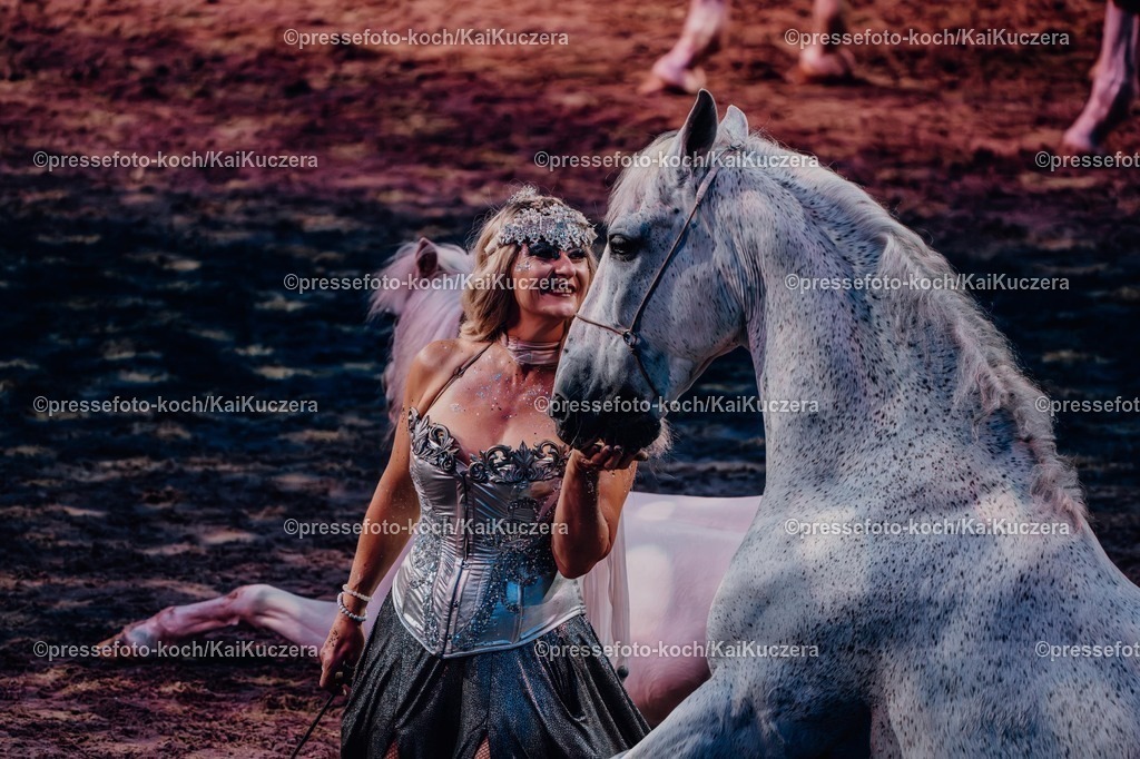 xKKU140625111 | 14.06.2025, xkkux, Düsseldorf, Cavalluna - Tor zur Anderswelt im PSD BANK-Dome Duesseldorf. 