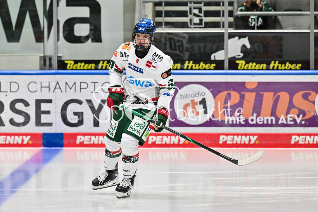 Augsburger Panther - Steinback Black Wings Linz | Im Bild Liron PELLIZZARI (Augsburger Panther 60) beim Einlauf zum Warmup / Einzelfoto / Freisteller / Testspiel: Augsburger Panther - Steinback Black Wings Linz; Curt Frenzel Stadion am 05.09.2025