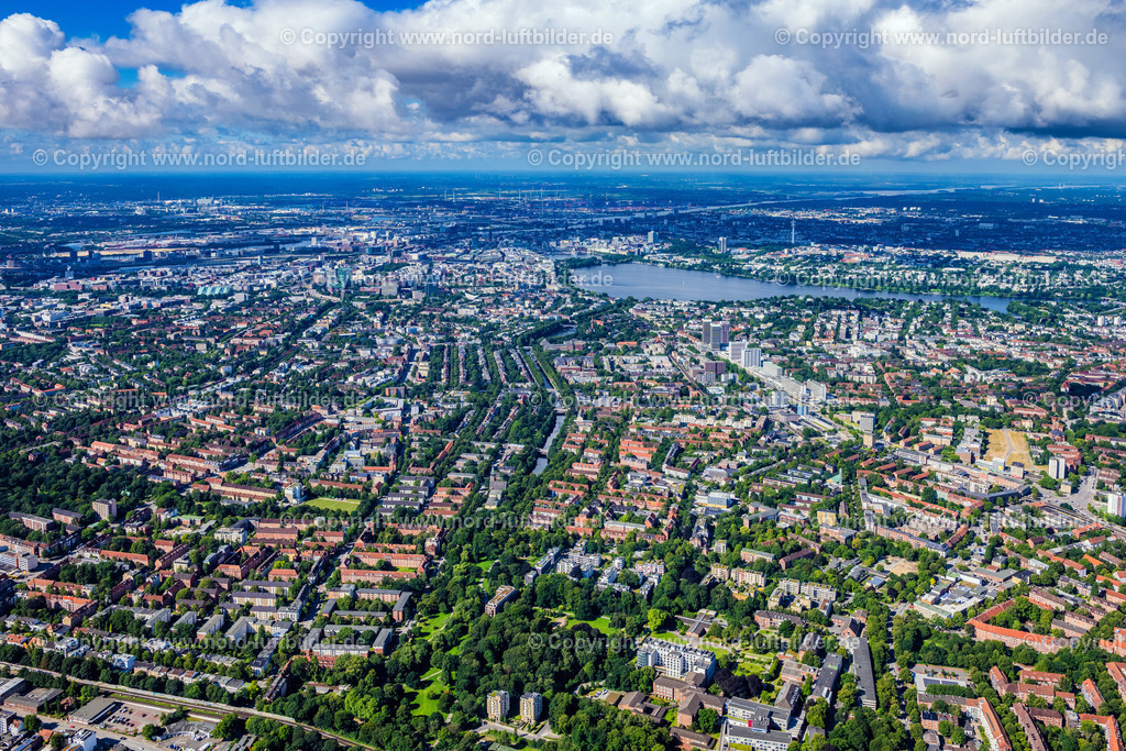 Hamburg_Mundsburg_ELS_1422050823 | HAMBURG 05.08.2023 Innenstadtbereich im Stadtgebiet im Ortsteil Mundsburg in Hamburg, Deutschland. // Cityscape of the district in the district Mundsburg in Hamburg, Germany. Foto: Martin Elsen