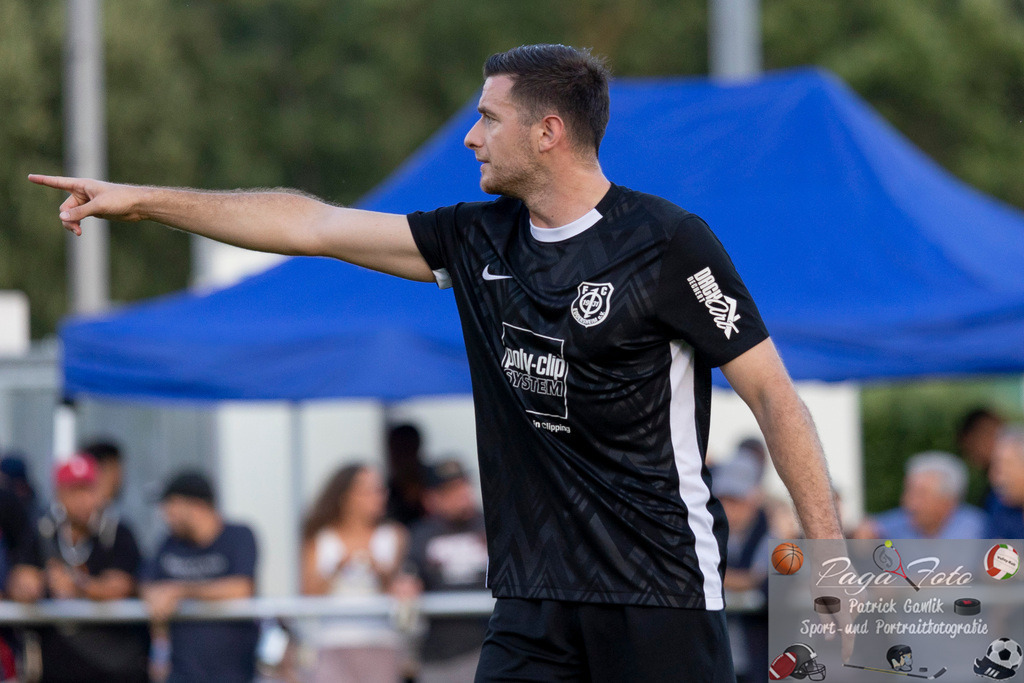Hessenliga: Türk Gücü Friedberg - FC Eddersheim, 09.08.2024 | Maximilian Thomasberger (FC Eddersheim #5), Freisteller, Portrait / Porträt, Türk Gücü Friedberg - FC Eddersheim, Friedberg, Städtischer Sportplatz, 9.8.2024 - Realisiert mit Pictrs.com