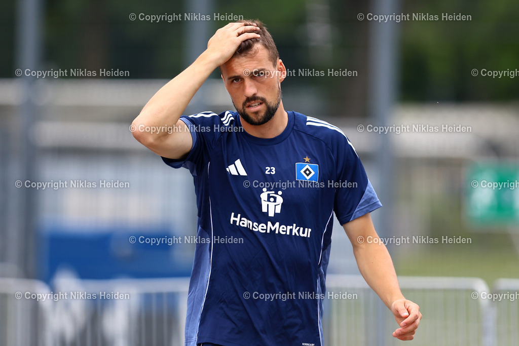 NH_HamburgerSV_Training_21072025 | #23 Jonas Meffert (Hamburger SV)Fußball I Herren I Training I Saison 2025-2026 I Hamburger SV I 20.07.2025 I Trainingsplätze Volksparkstadion