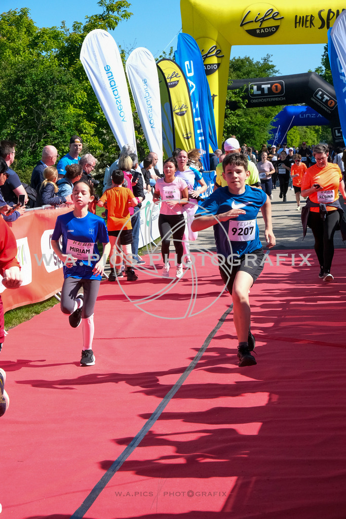 ..... | LINZ,AUSTRIA,27.April 24, Int. 3 Brückenlauf Linz  , Image shows: Photo: WAPICS / Michael ring