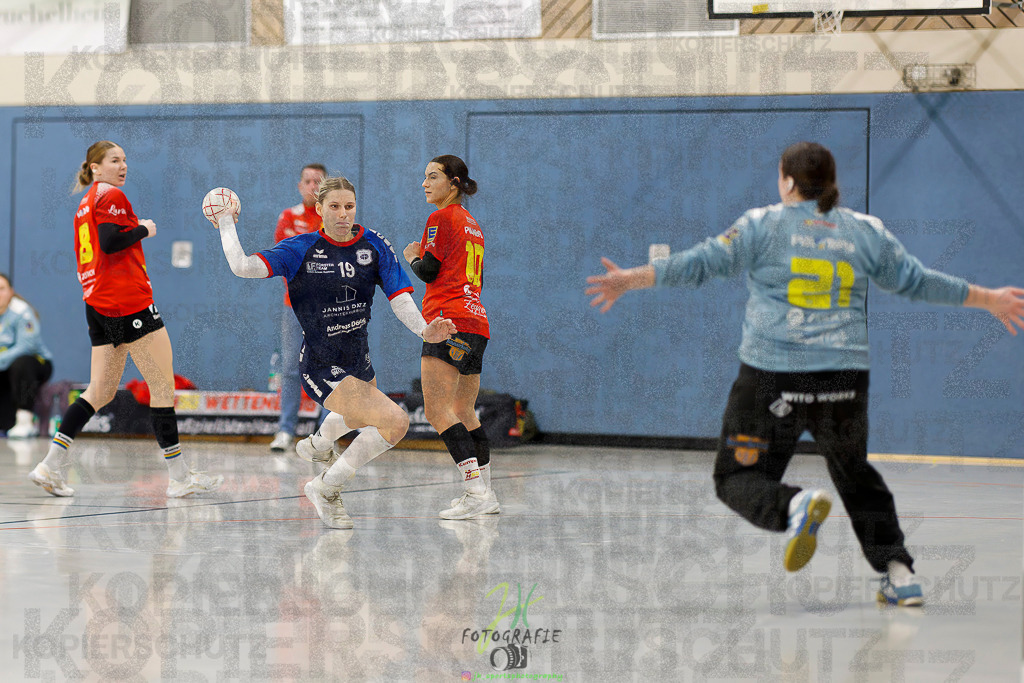 Frauen Regionalliga (HHV); HSG Wettenberg - TV Hüttenberg | Frauen Regionalliga (HHV); HSG Wettenberg - TV Hüttenberg am 06.12.2025 in Launsbach (Wettenberg) (Halle GS Launsbach (Wettenberg))Photo © 2025 - Jörg Heinrich - Realisiert mit Pictrs.com