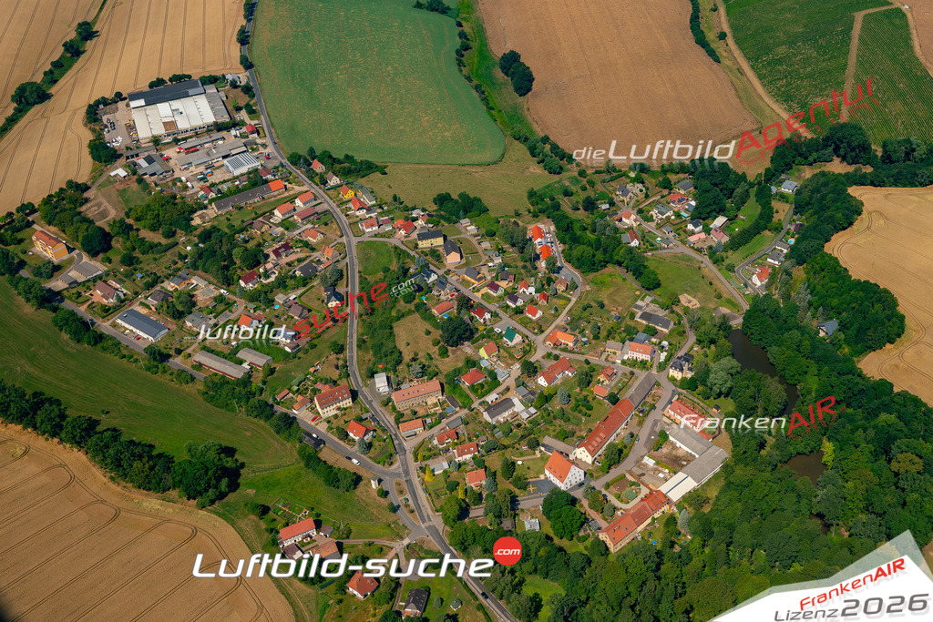 Die Luftbildaufnahme Niederjahna - Kaebschuetztal wurde 2018 mittels Flugzeug (keine Drohne) erstellt. Perfekte Schärfe und Druck- Auflösung- Garantiert!