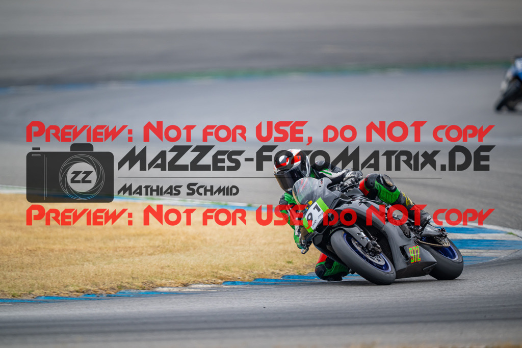 MaZZes-Fotomatrix-20260809-577494 | R1