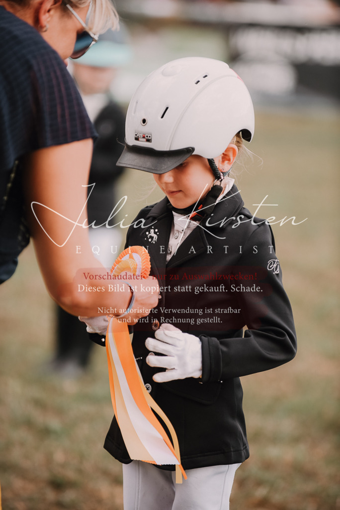 DSC_6384 | Pferde- und Turnierfotografie in Westsachsen. Pferdeportraits, Auftragszeichnungen und intuitive Kunst.