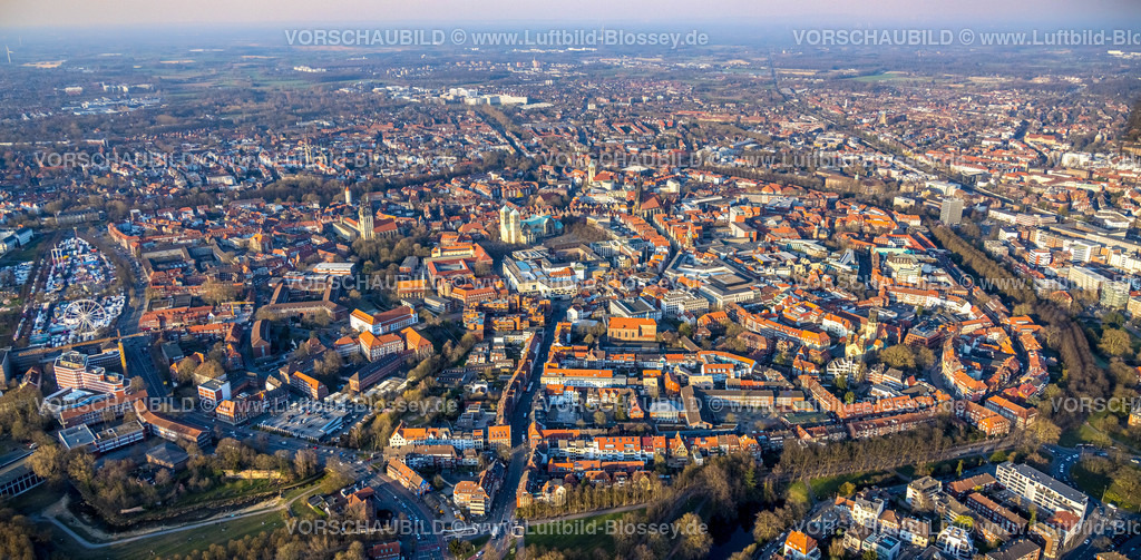 Muenster220304233-2 | Luftbild, Altstadt und Altstadtring, St.-Paulus-Dom, Prinzipamarkt und St. Lamberti Kirche, Send - Volksfest, Münster, Münsterland, Nordrhein-Westfalen, Deutschland