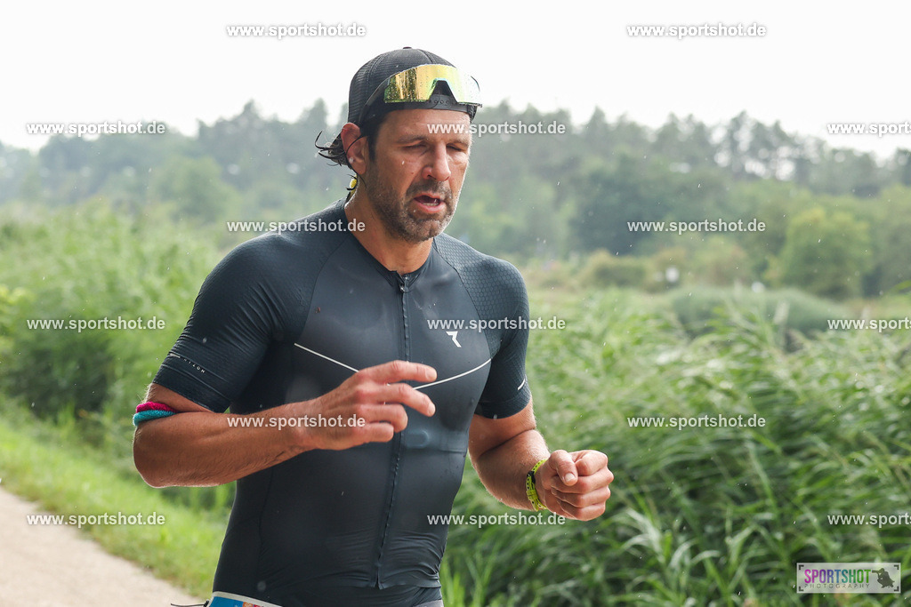 LUR_1449 | 34. M-net Erlanger Triathlon 2025 #erlangertriathlon  #mnettriathlon2025 #mnettriathlon #team #olympischedistanz #mitteldistanz #triathlon #maindonaukanal  #erlangertriathlon2025 #yourpictrs #tv1848 #tv1848erlangen  #triathlonbayern #sportinerlangen #demsportverbunden #sportshot_your_pictrs Copyright: www.sportshot.de