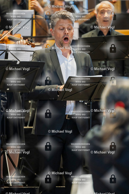 TAM25_K.11__Michael-Vogl_011_7616 | Tage Alter Musik Regensburg K.11 Dreieinigkeitskirche Ars Antiqua Austria (Österreich) St. Florianer Sängerknaben (Österreich) Splendor Austriae Höfischer Prunk in geistlichen Werken B.A. Aufschnaiter: Missa Laetemurine & H.I.F. Biber: Vesperae à 32 Franz Farnberger Einstudierung Gunar Letzbor Solovioline, Leitung Foto: Michael Vogl