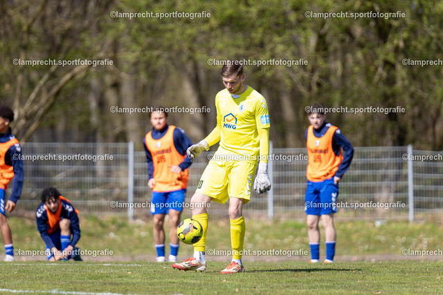 Fußball I Junioren I Saison 2025-2026 I DFB-Nachwuchsliga I 8. Spieltag I JFV Lübeck - 1. FC Magdeburg 54 | Emil Strauß (30, 1. FC Magdeburg) - Realisiert mit Pictrs.com