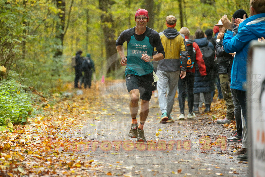 251026_1220_EX1_0134 | Sportfotografie im Rhein-Sieg Kreis, Köln, Bonn, NRW, Rheinland Pfalz, Hessen, etc. Unser Tätigkeitsfeld umfasst den Laufsport vom Volkslauf über den Marathon, Duathlon, Triathon bis zum Ultralauf wie Kölnpfad Ultra oder Schindertrail.