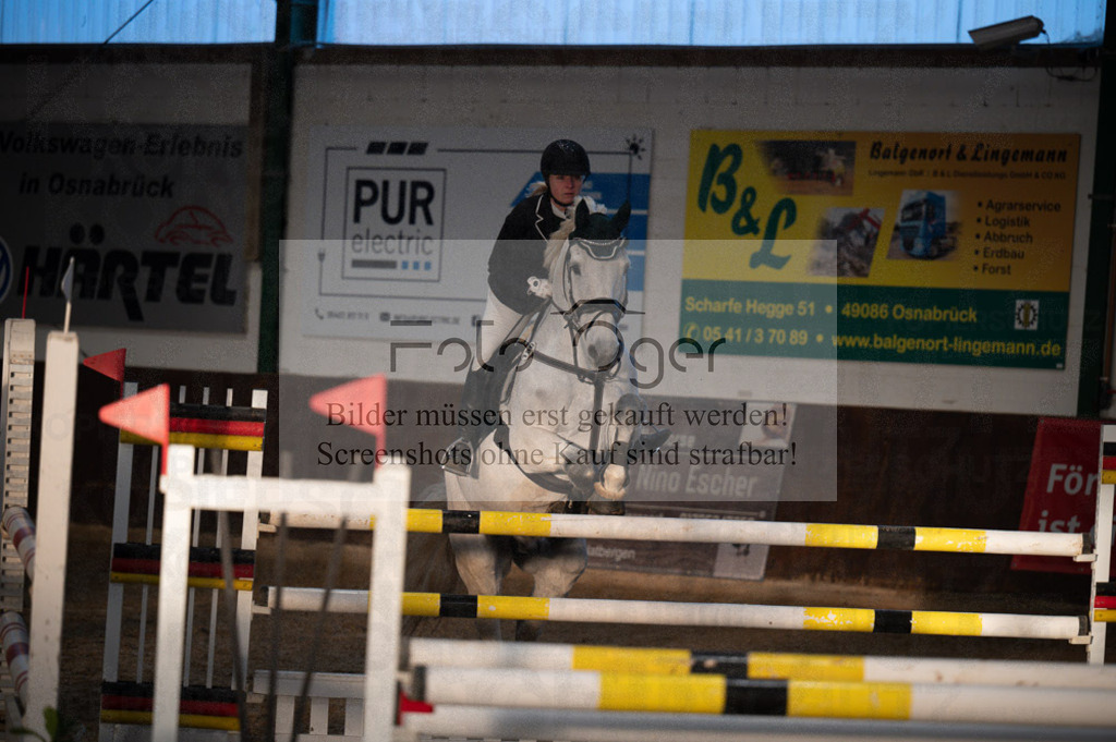 Hallenreittunier Voxtrup 2023 | Entdecke hochwertige Reitturnierfotos von Foto Oger. Professionell, emotional und authentisch – jetzt Lieblingsmomente im Shop bestellen.Deutschlandweite Turnierfotografie. - Realisiert mit Pictrs.com