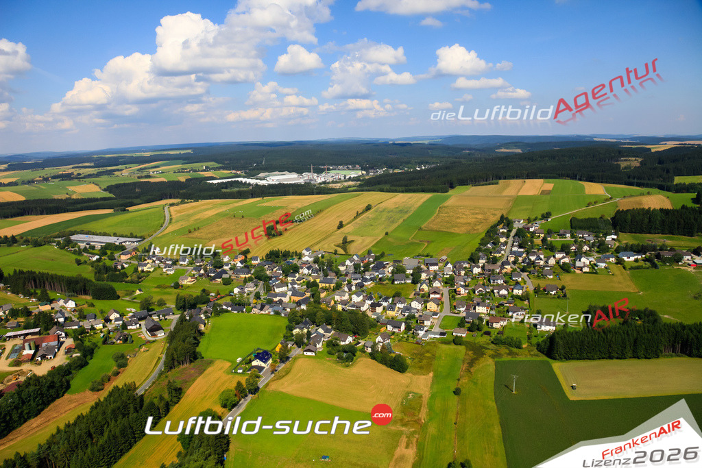 Die Luftaufnahme Haßlach - Teuschnitz wurde vom UL-Flugzeug (keine Drohne) aus fotografiert.Hohe Druck- Auflösung-die Geschenkidee!